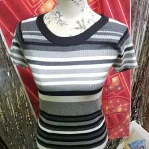 🌹❤NWT🌹❤ Summer sweater 🌹❤SZ L🌹❤